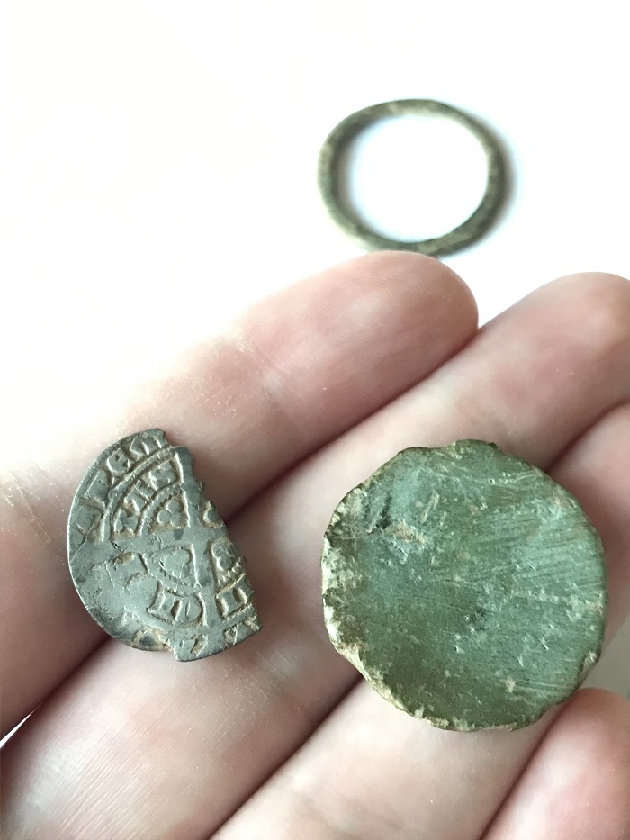 My first medieval hammered and potentially my first roman coin in one day.